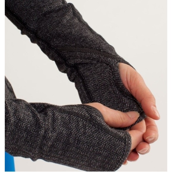 Lululemon Run U Turn Herringbone Pullover Sweater, size 2, 4 Gray 1/2 Zip - Picture 7 of 10